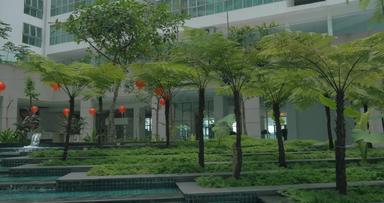 视图风景如画的花园喷泉现代建筑(泥马来西亚
